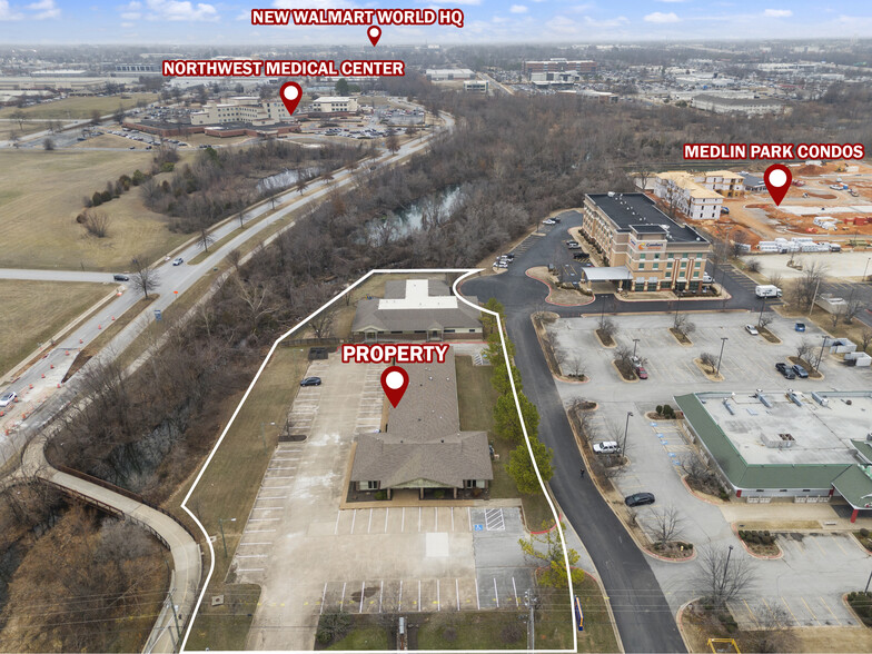 2003 SE Walton Blvd, Bentonville, AR à louer - Photo de l’immeuble – Image 3 sur 21