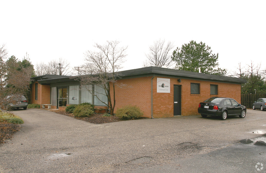104 Berrington Ct, Richmond, VA à louer - Photo de l’immeuble – Image 2 sur 3