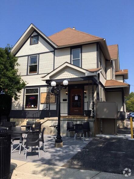 121 W Wesley St, Wheaton, IL à vendre - Photo de l’immeuble – Image 2 sur 6