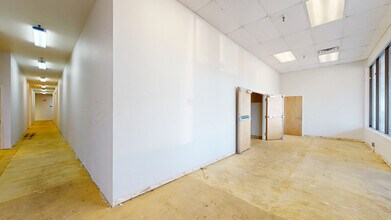 6504-6540 Massachusetts Ave, New Port Richey, FL à louer Numérisation 3D Matterport– Image 1 sur 13