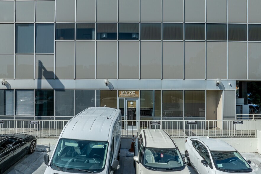 2730 Wilshire Blvd, Santa Monica, CA à louer - Photo de l’immeuble – Image 2 sur 5