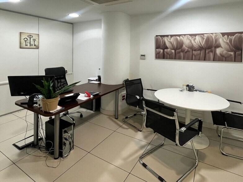 Bureau dans Sabadell, Barcelona à louer - Photo de l’immeuble – Image 2 sur 4