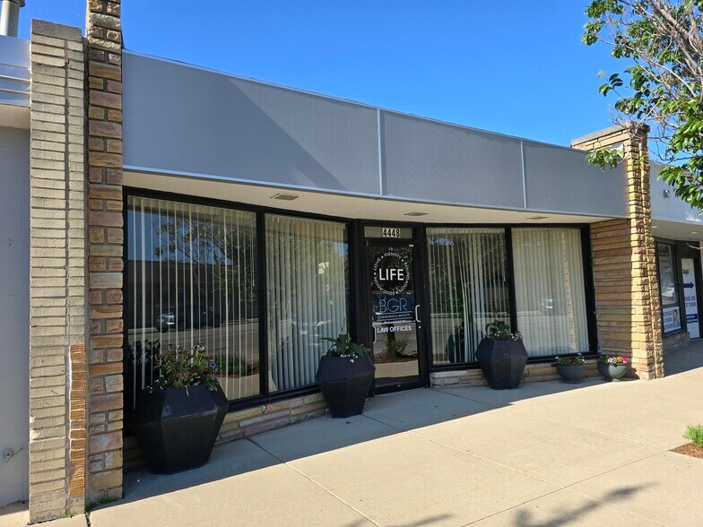 4448 Oakton St, Skokie, IL à vendre - Photo de l’immeuble – Image 2 sur 30