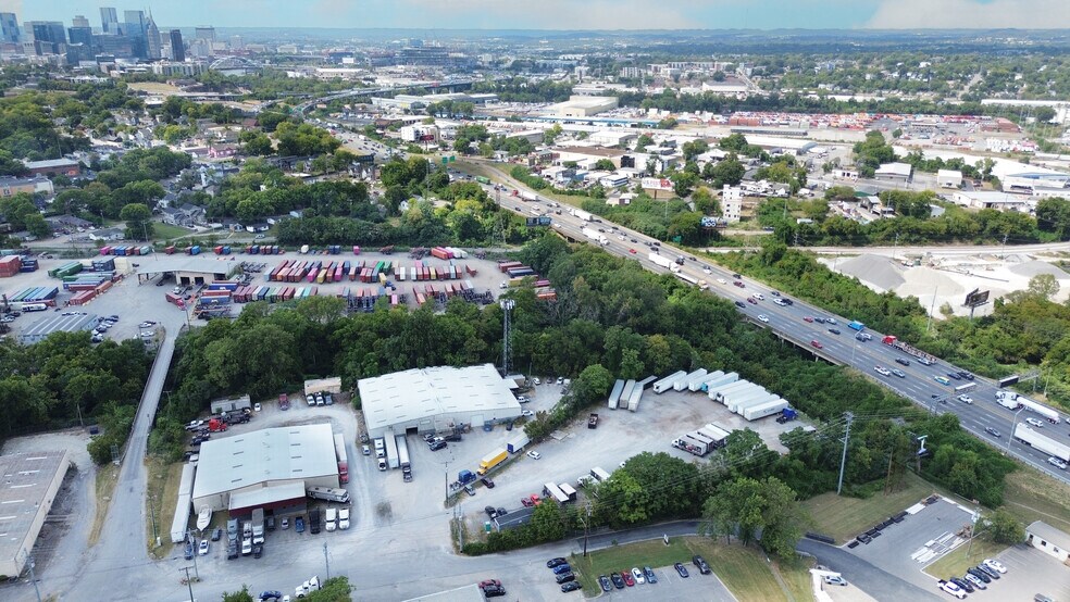550 Expressway Park Dr, Nashville, TN à vendre - Photo de l’immeuble – Image 2 sur 4