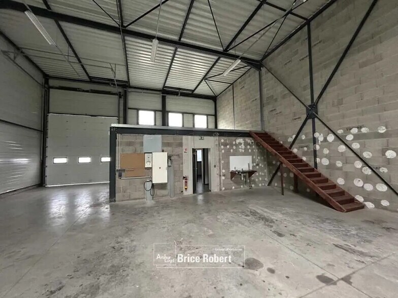Bureau dans Rillieux-la-Pape à louer - Photo de l’immeuble – Image 3 sur 6