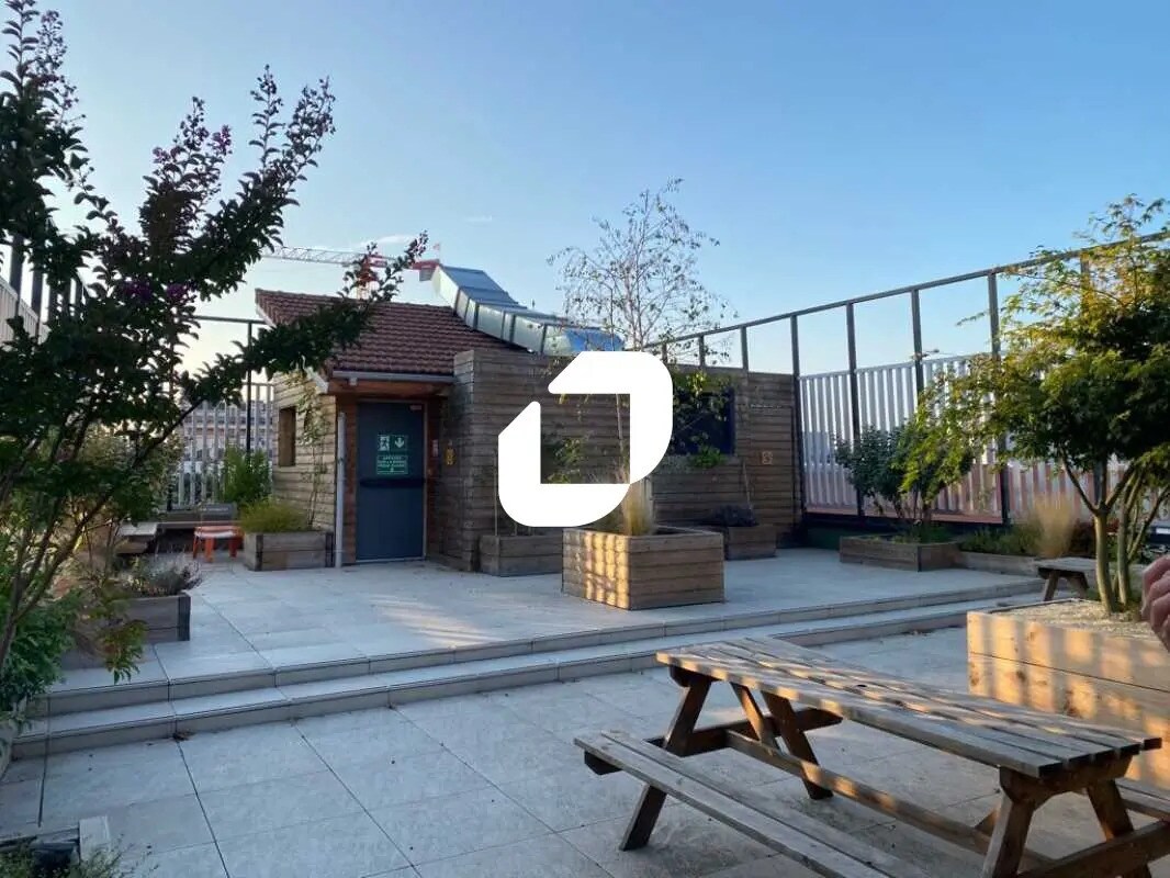 Bureau dans Saint-Ouen-sur-Seine à vendre Photo de l’immeuble– Image 1 sur 22