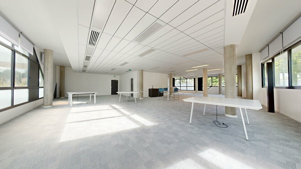 Bureau dans Champagne-au-Mont-d'Or à louer - Photo de l’immeuble – Image 3 sur 10