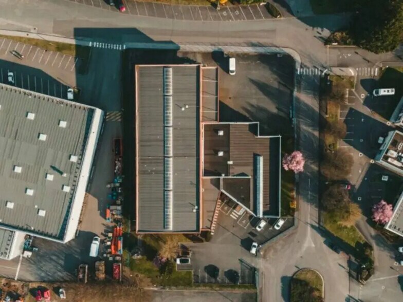 Local d’activités dans Étupes à louer - Photo de l’immeuble – Image 2 sur 6