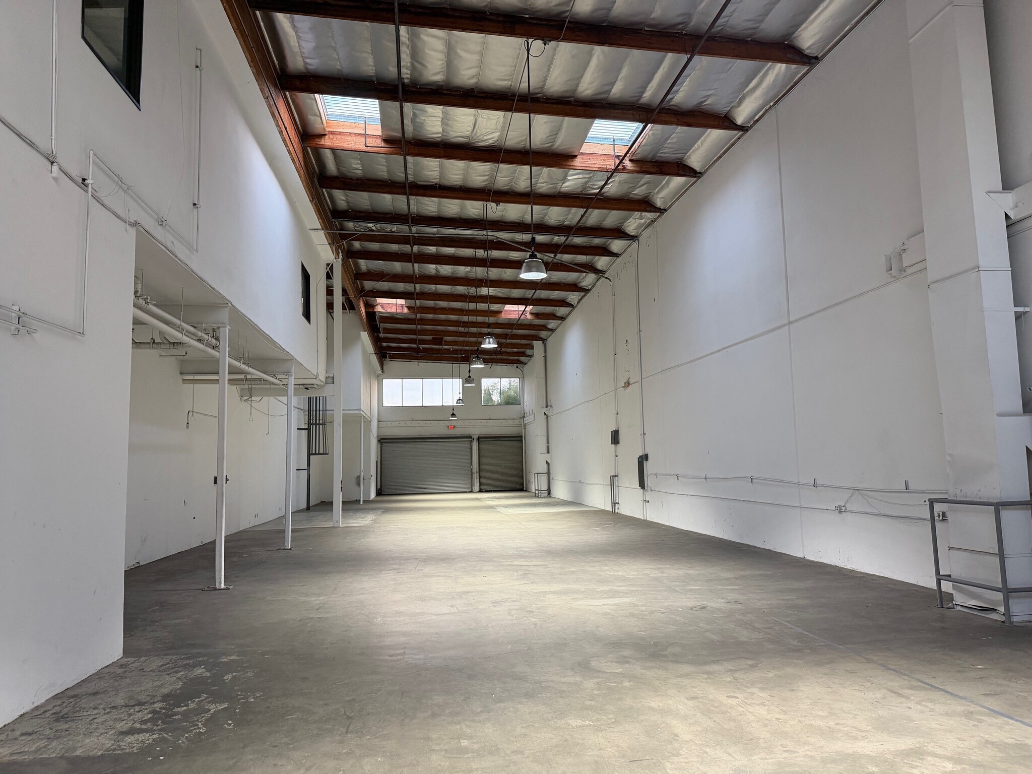 8701 Bellanca Ave, Los Angeles, CA à louer Photo intérieure– Image 1 sur 3