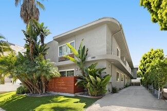 Plus de détails pour 11921 Goshen Ave, Los Angeles, CA - Logement à vendre
