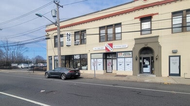 5 Fifth Ave, Bay Shore, NY à louer Photo intérieure– Image 1 sur 16