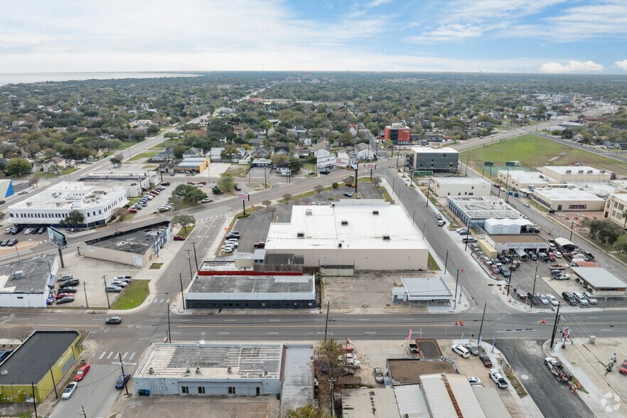 1737 S Staples St, Corpus Christi, TX à vendre - Aérien – Image 3 sur 31