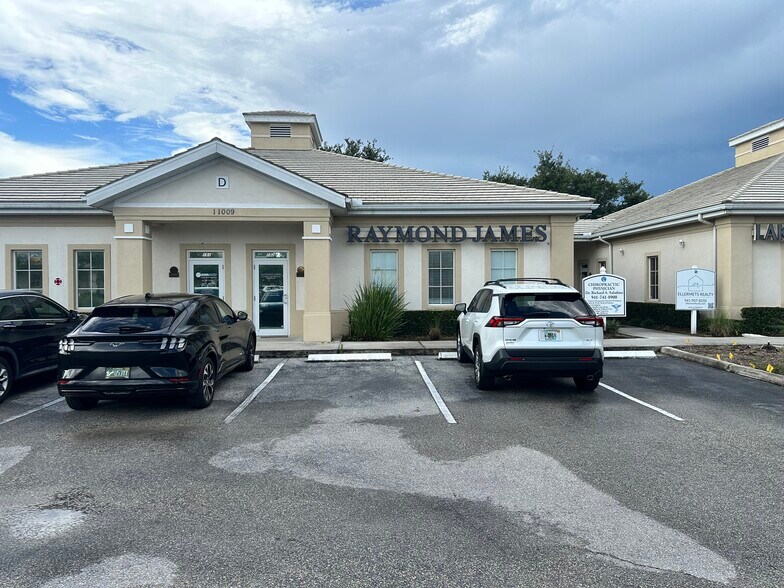 11009 Gatewood Dr, Bradenton, FL à vendre - Photo de l’immeuble – Image 2 sur 14