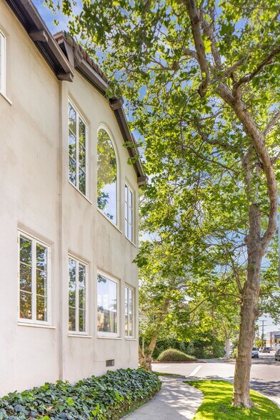 366 N Sycamore Ave, Los Angeles, CA à vendre - Photo de l’immeuble – Image 3 sur 15