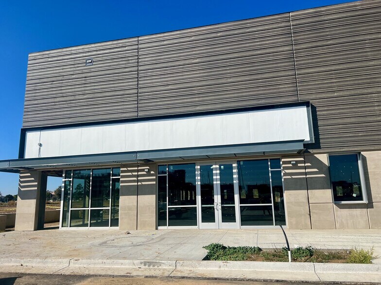Peoria St & E 23rd Ave, Aurora, CO à louer - Photo de l’immeuble – Image 2 sur 6