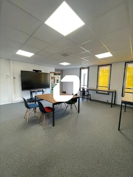 Bureau dans Meylan à louer - Photo de l’immeuble – Image 2 sur 8