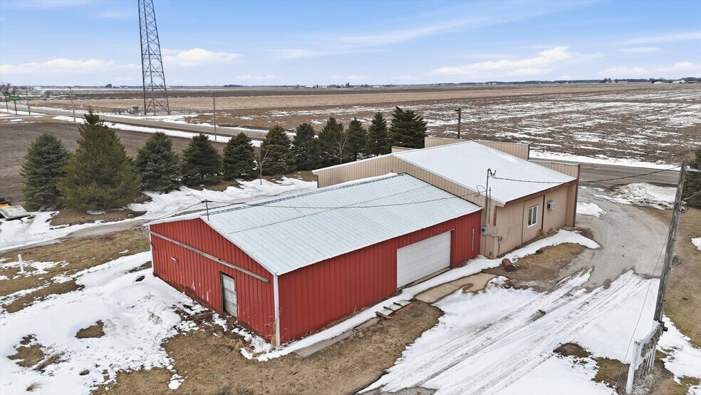 1275 E State IL-49, Cissna Park, IL à vendre - Photo de l’immeuble – Image 3 sur 5