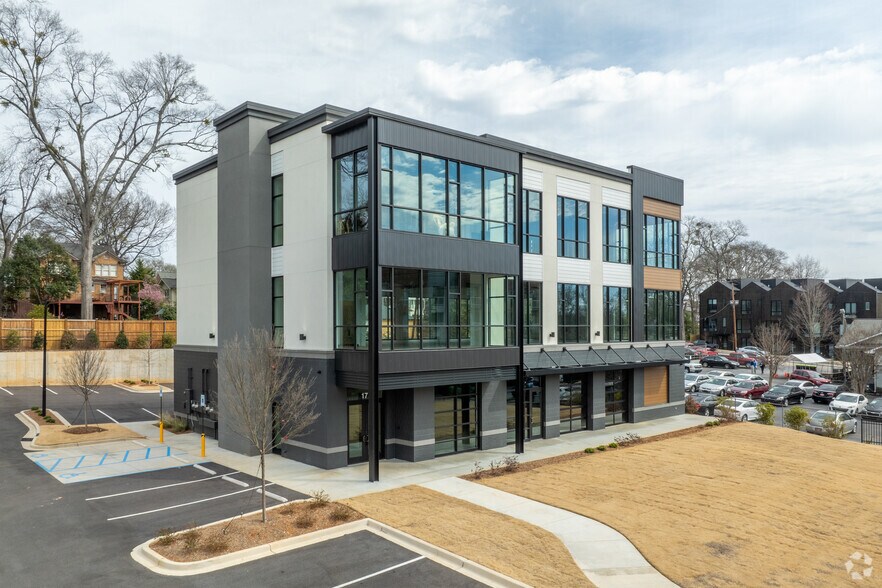 15 E Stone Ave, Greenville, SC à louer - Photo de l’immeuble – Image 1 sur 5