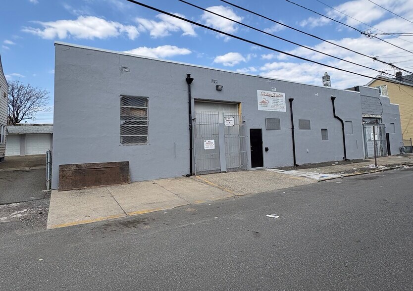746 River St, Paterson, NJ à vendre - Photo principale – Image 1 sur 3