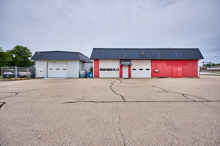 110 S State Route 47, Sugar Grove, IL à vendre - Photo de l’immeuble – Image 3 sur 20