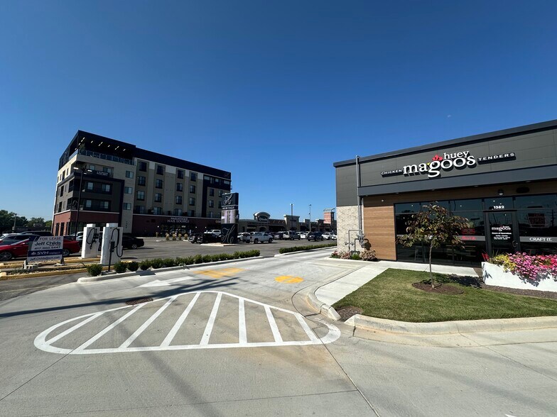 1364 E Battlefield St, Springfield, MO à louer - Photo de l’immeuble – Image 3 sur 8