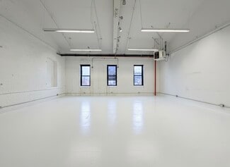 Plus de détails pour 3511 9th St, Long Island City, NY - Bureau, Local d'activités à louer