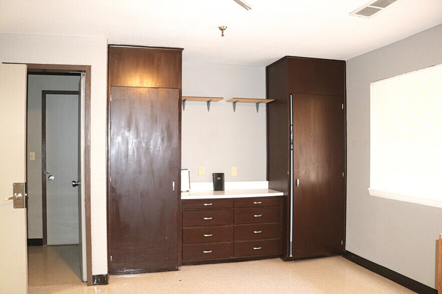202 W 3rd St, Hale Center, TX à vendre - Photo intérieure – Image 3 sur 56