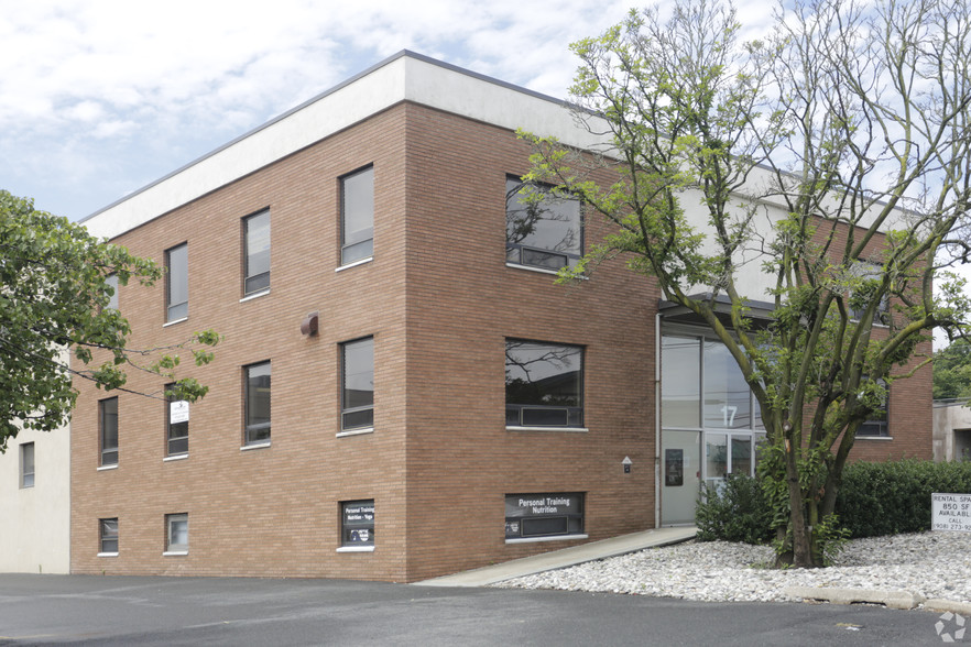 17 Watchung Ave, Chatham, NJ à louer - Photo de l’immeuble – Image 1 sur 1