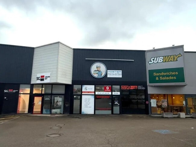 Plus de détails pour Local commercial à louer