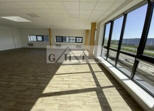 Industriel/Logistique dans Brie-Comte-Robert à louer Photo intérieure– Image 2 sur 3