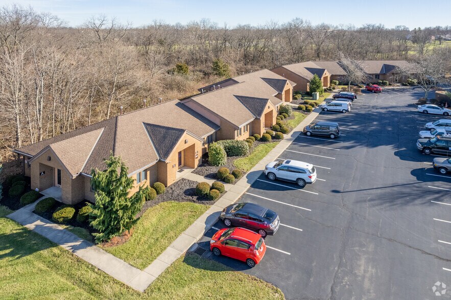 1375 Kemper Meadow Dr, Forest Park, OH à louer - Aérien – Image 2 sur 19