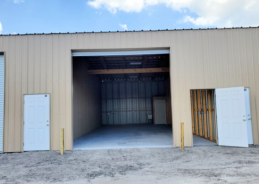 532 N Bluford Ave, Ocoee, FL à louer - Photo de l’immeuble – Image 3 sur 8