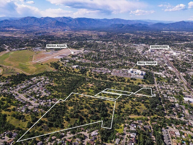 2150 Laurel Ave, Redding, CA à vendre - Photo principale – Image 2 sur 12