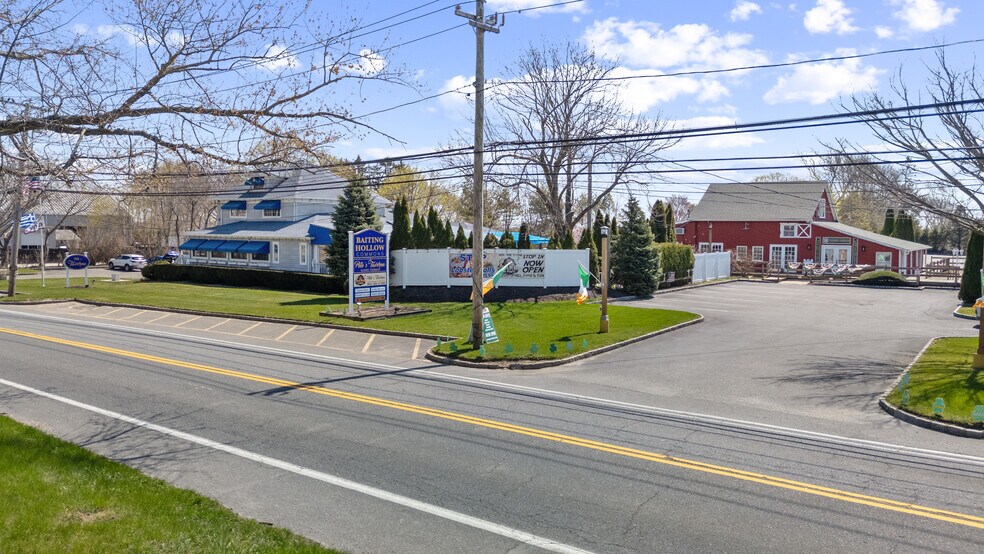 3225 Sound Ave, Riverhead, NY à vendre - Photo de l’immeuble – Image 3 sur 62
