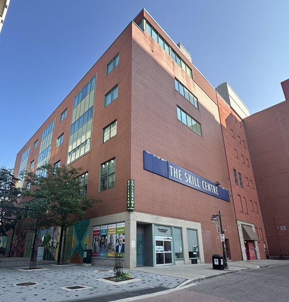 141 Dundas St, London, ON à vendre - Photo de l’immeuble – Image 2 sur 12