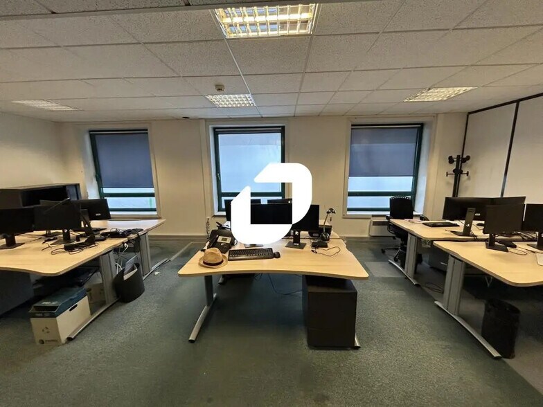 Bureau dans Melun à louer - Photo de l’immeuble – Image 2 sur 10