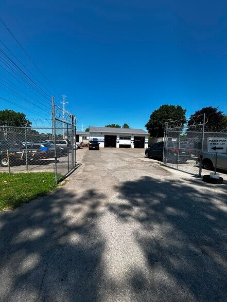 1640 Evangeline St, London, ON à vendre - Photo de l’immeuble – Image 3 sur 6