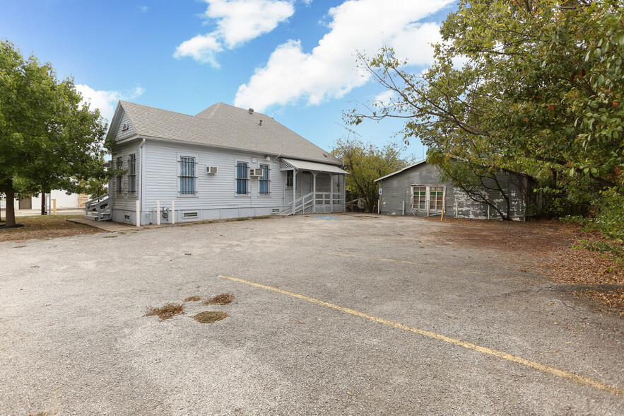 224 Casa Blanca, San Antonio, TX à louer - Photo de l’immeuble – Image 3 sur 13