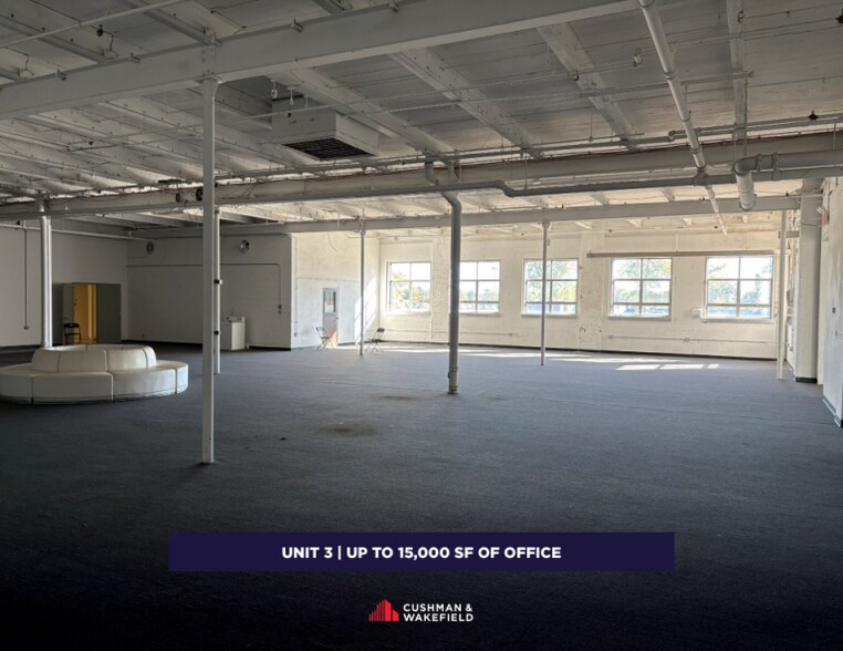 500 Grumman Rd W, Bethpage, NY à louer - Photo intérieure – Image 2 sur 7