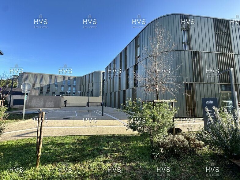 851 Avenue Jean Dalmas, Aix-en-Provence à louer - Photo de l’immeuble – Image 3 sur 12