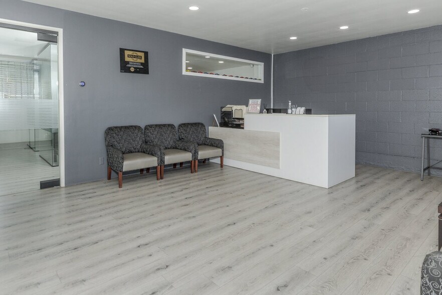 7400 San Fernando Rd, Sun Valley, CA à vendre - Photo de l’immeuble – Image 3 sur 21