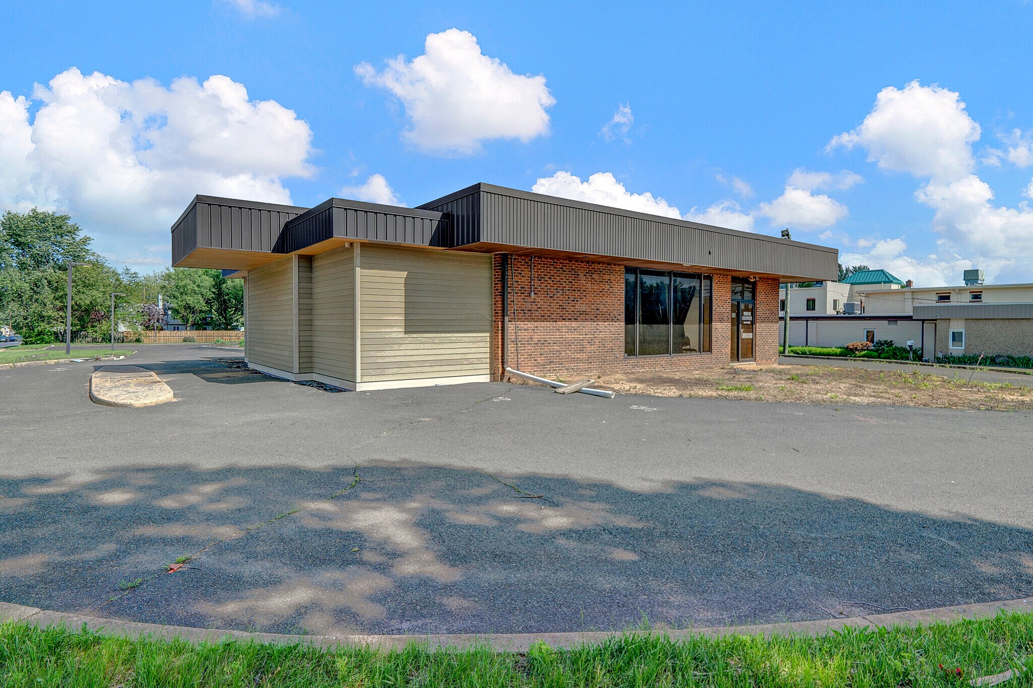 40 Scotch Rd, Ewing Township, NJ à vendre Photo de l’immeuble– Image 1 sur 30