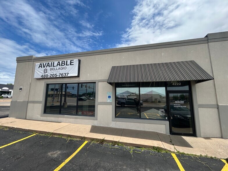 4218 N Sheridan Rd, Peoria, IL à louer - Photo de l’immeuble – Image 3 sur 25
