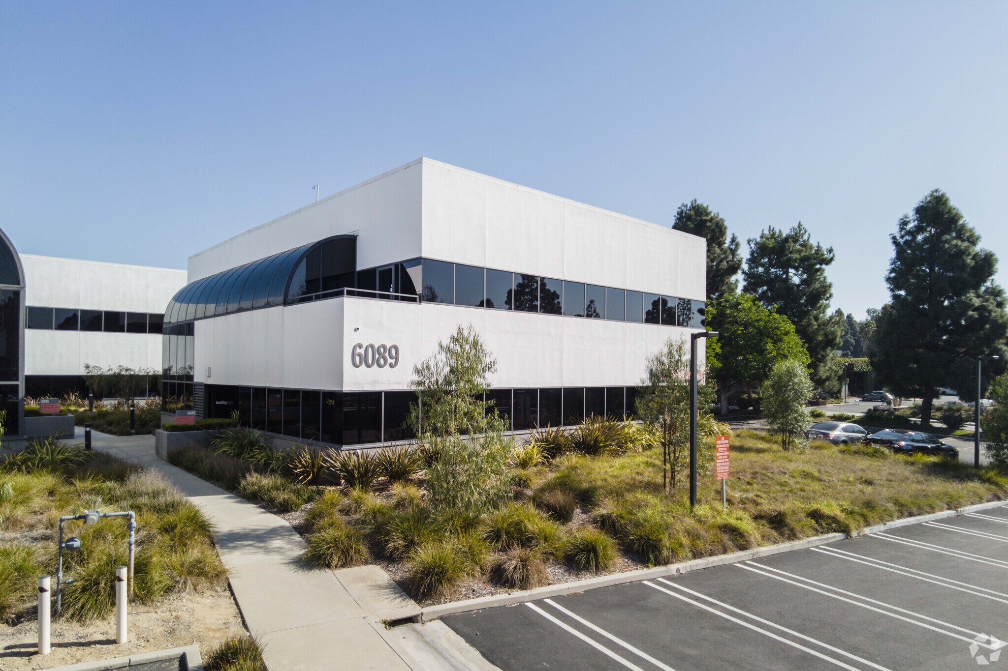 6089 Bristol Pky, Culver City, CA à louer Photo principale– Image 1 sur 21