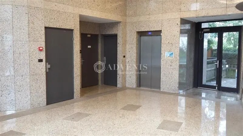 Bureau dans Noisy-le-Grand à louer - Photo de l’immeuble – Image 2 sur 10