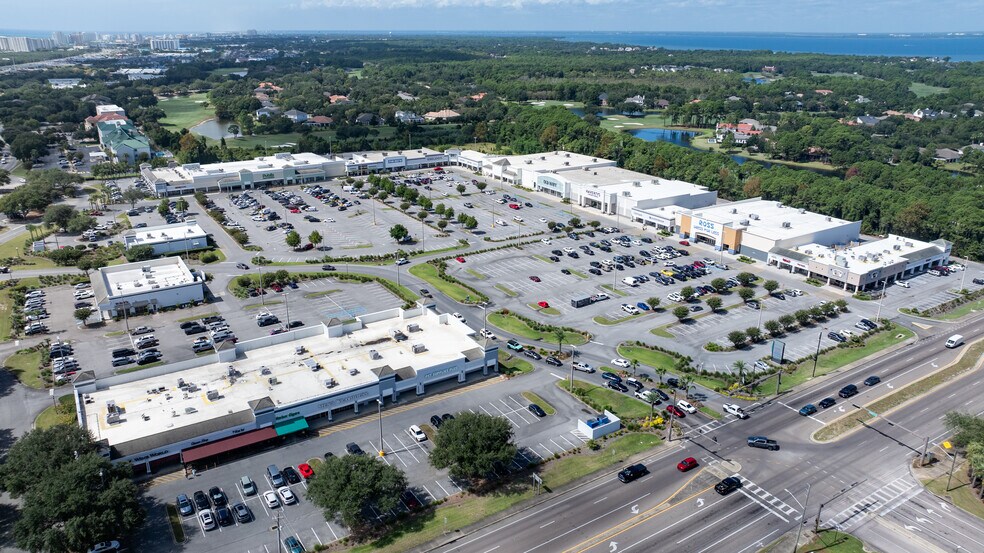 4425 Commons Dr E, Destin, FL à louer - Photo de l’immeuble – Image 1 sur 8