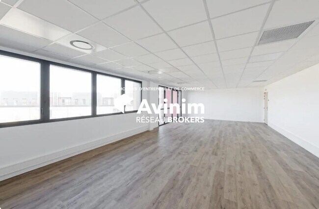 Plus de détails pour Industriel/Logistique à louer