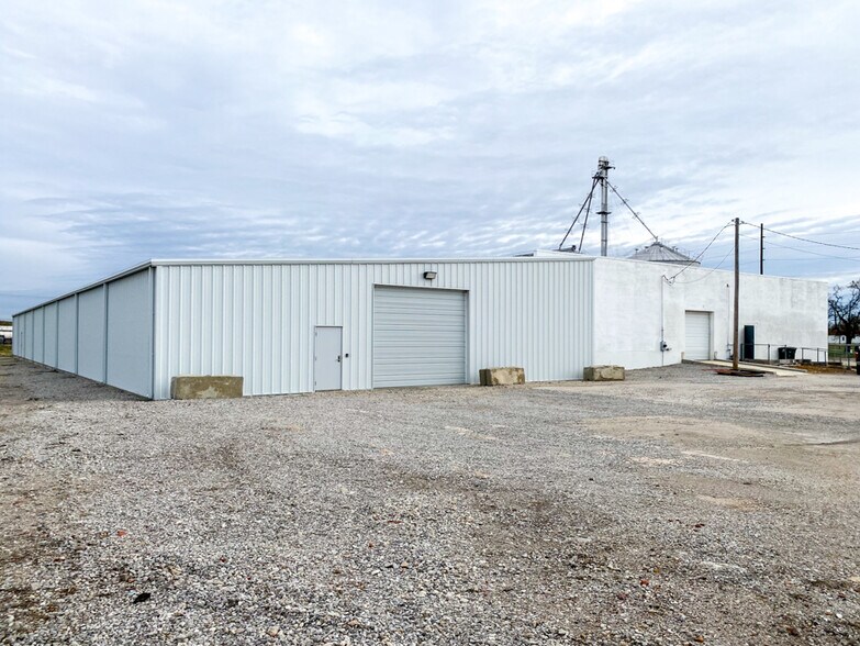 955 N 1st St, Fairmont City, IL à louer - Photo de l’immeuble – Image 2 sur 11