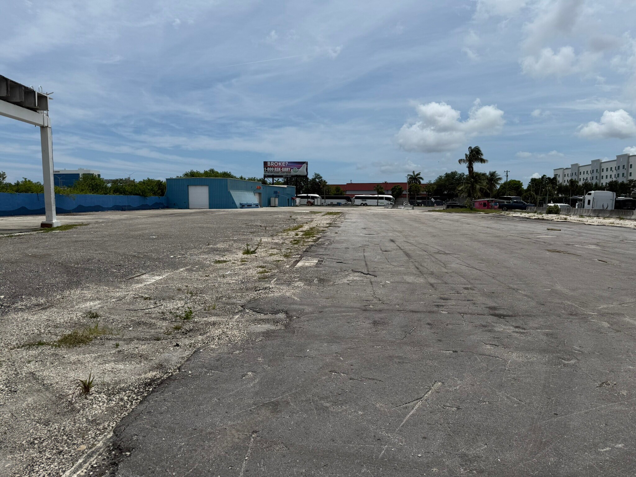 2051 Griffin Rd, Fort Lauderdale, FL à louer Photo de l’immeuble– Image 1 sur 16
