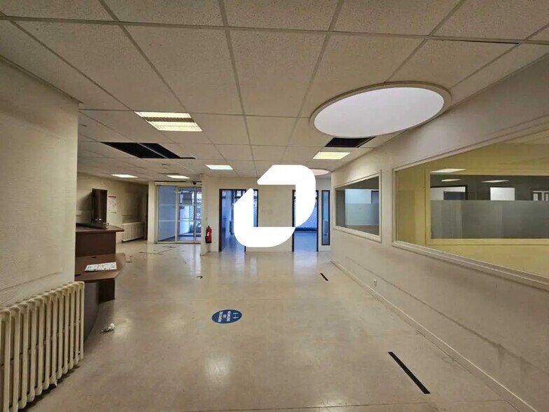 Local commercial dans Paris à louer - Photo de l’immeuble – Image 2 sur 14